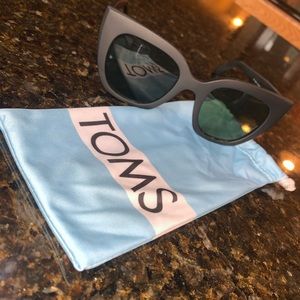 NWT TOMS sunglasses